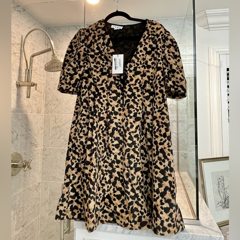 NWT THML Pintucked Ruched Dress